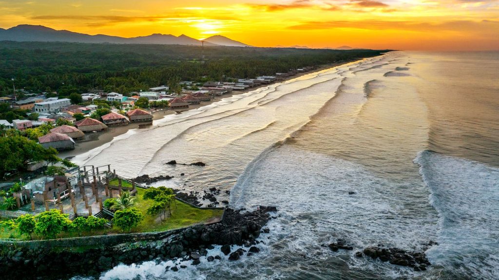 playa el cuco san miguel